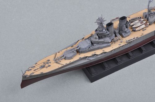 Trumpeter 1:700 - HMS Warspite 1915 (05780)