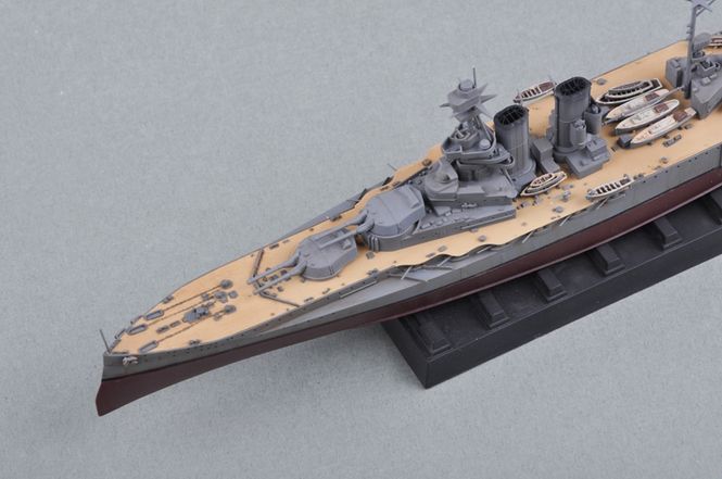 Hovedbilde Trumpeter 1:700 - HMS Warspite 1915 (05780)