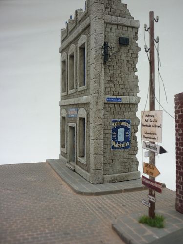 RT-Diorama 35197 Diorama-Base: Street Corner (1:35)