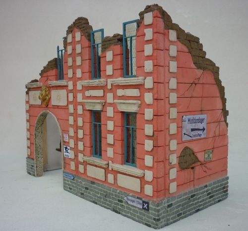 RT-Diorama 35223 Bombed out Houses (1:35)