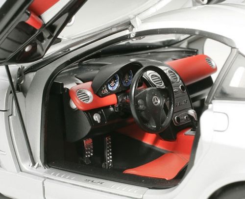 Tamiya 1:24 - Mercedes-Benz SLR McLaren (24290)