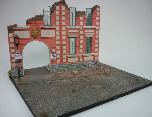 RT-Diorama 35222 Diorama Base: Bombed out Street (1:35)