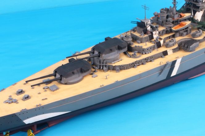 Hovedbilde Trumpeter 1:200 - German Bismarck 1941 Battleship ...