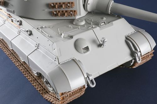 Trumpeter 1:16 - Pz.Kpfw.VI Sd.Kfz.182 Tiger II (Henschel Turret with 105 mm Gun) (00949)