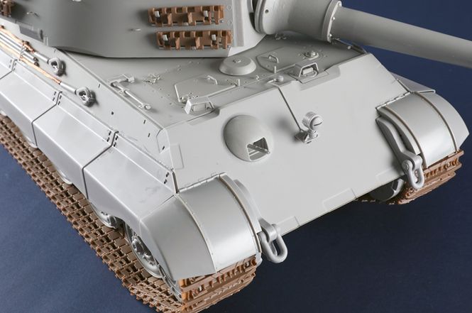 Hovedbilde Trumpeter 1:16 - Pz.Kpfw.VI Sd.Kfz.182 Tiger II ...
