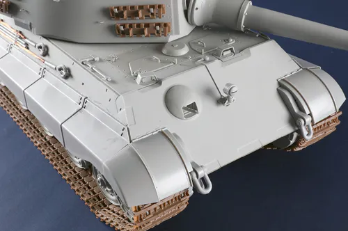 Trumpeter 1:16 - Pz.Kpfw.VI Sd.Kfz.182 Tiger II (Henschel Turret with 105 mm Gun) (00949)
