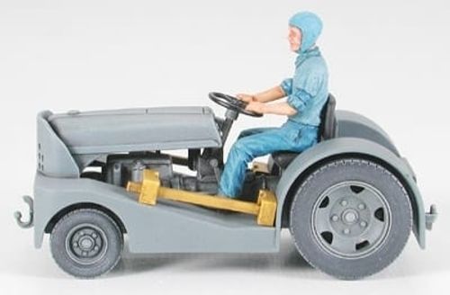 Tamiya 1:48 - Vought F4U-1D Corsair w/ Moto-Tug (61085)
