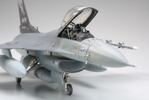 Tamiya 1:48 - Lockheed Martin F-16C Block 25/32 Fighting Falcon ANG (61101)