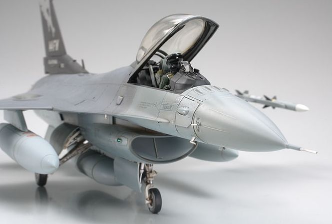 Main Image Tamiya 1:48 - Lockheed Martin F-16C Block 25/32 ...