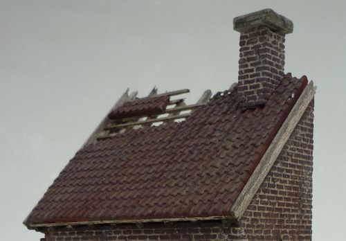 RT-Diorama 35007 Roof Tiles with Chimney (1:35)