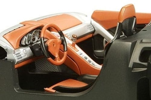 Tamiya 1:24 - Porsche Carrera GT (24275)