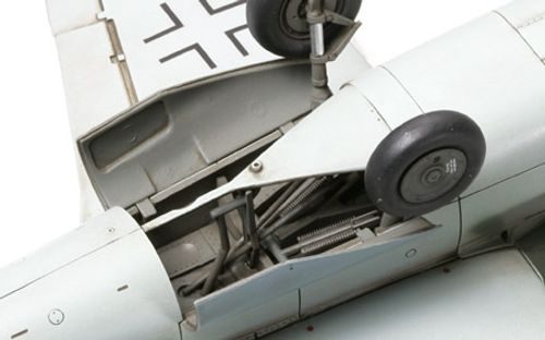 Tamiya 1:48 - Heinkel He162 A-2 Salamander (61097)