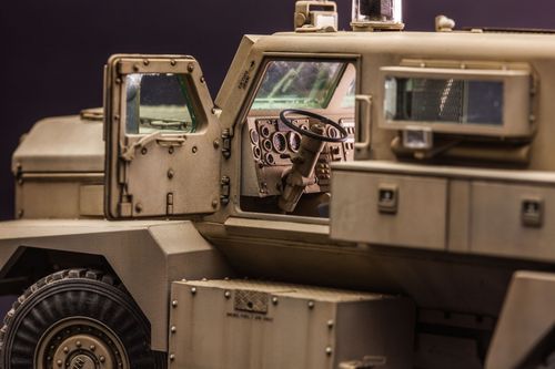 Meng Model 1:35 - U.S. Cougar 6x6 MRAP Vehicle (SS-005)