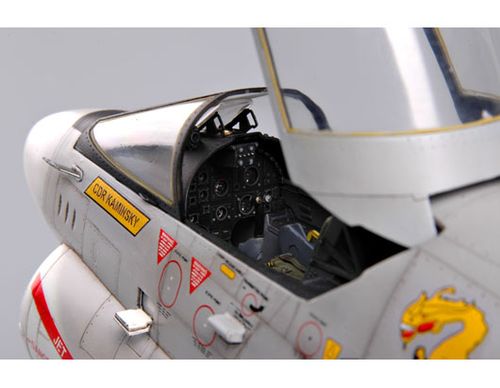 Trumpeter 1:32 - USS A-7E Corsair II. 02231 